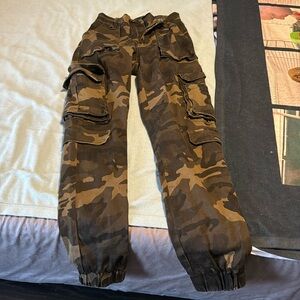 Windsor women’s camp cargo pants
